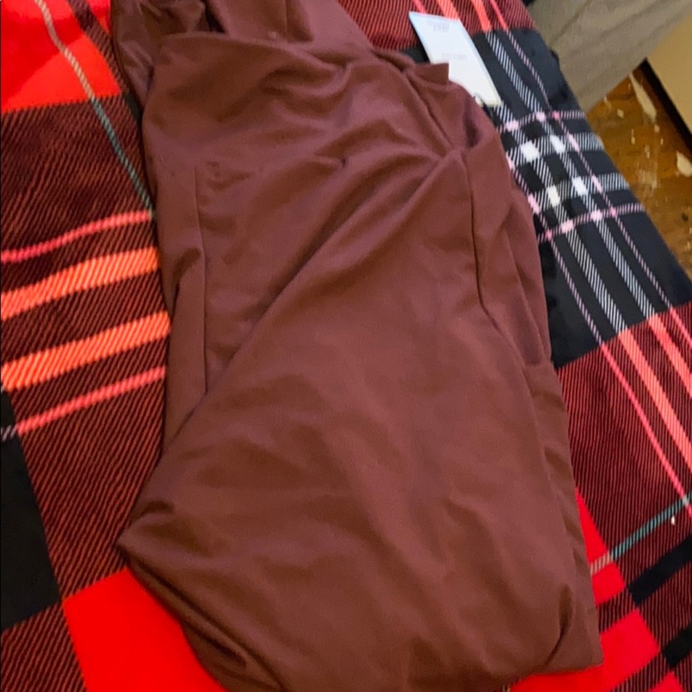 Maroon leggings
